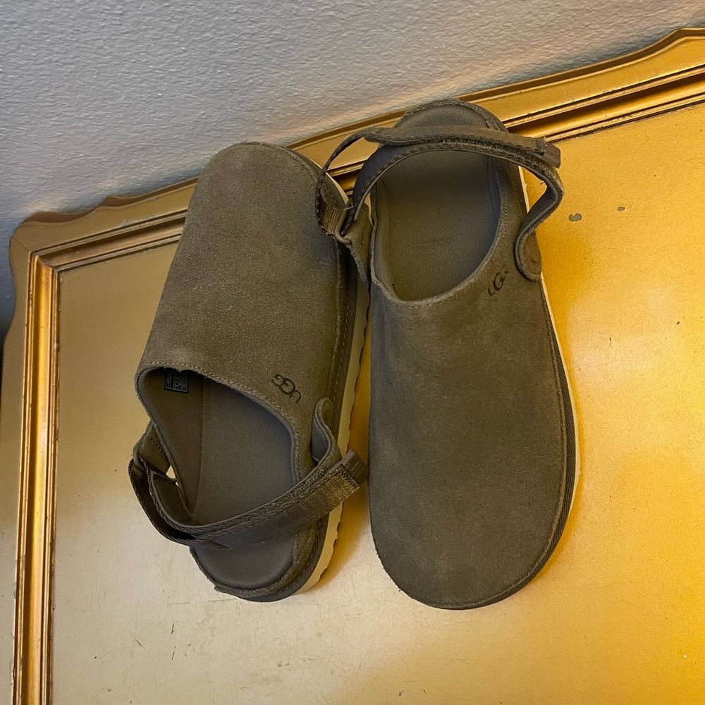 BRAND NEW UGG GOLDENSTAR CLOG!!!